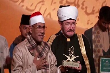 روسيا تكرّم القارئ الدكتور عبد الفتاح الطاروطى كأفضل شخصية قرآنية عالمياً