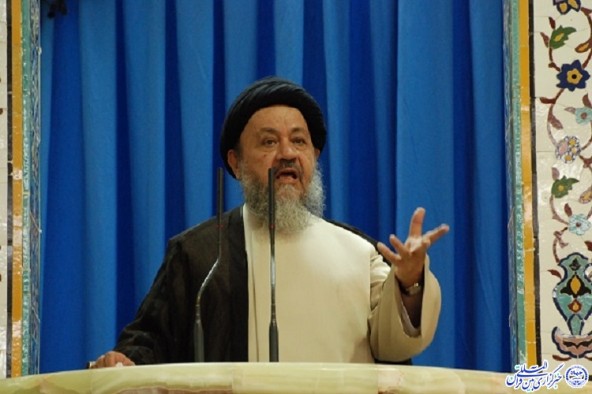 ایستادگی در برابر استکبار اساس خط مقاومت است