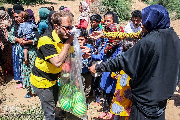 42.6 درصد به سیل‌زدگان کمک کرده‌اند/ هلال احمر بیشترین کانال کمک‌رسانی، سلبریتی‌ها کمترین