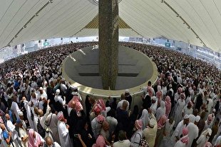 آغاز مراسم رمی جمرات در منا