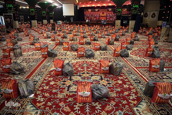 توزیع بسته‌های معیشتی و جهیزیه میان خانواده‌‎های نیازمند