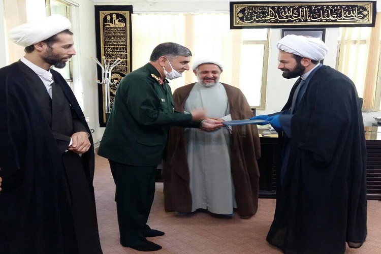 طلاب جهادی بهترین سربازان امام زمان(عج) هستند