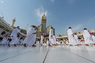 حجاج طواف افاضه را با رعایت تدابیر پیشگیرانه ادا کردند + عکس