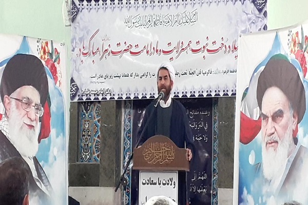 تقویت روحیه انقلابی نسل جوان از مهم‌ترین وظیفه مسئولان است