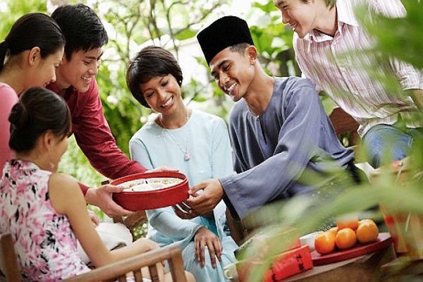 سنت‎های عید فطر در اندونزی از «حلال به حلال» تا عیدی دادن ادارات + عکس