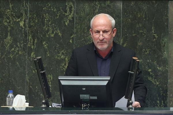 انتقاد نماینده مردم ایلام از عدم پرداخت فوق العاده مناطق عملیاتی از سوی دولت