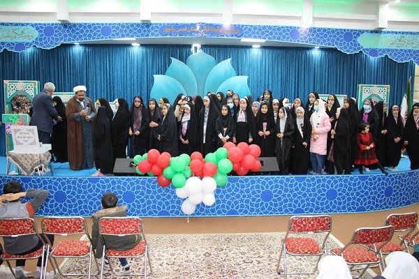 تجلیل از برگزیدگان مسابقه دانش‌آموزی نورالانوار + عکس