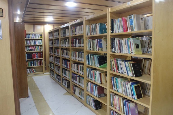 کتابخانه فرهنگ‌سرای مهر کاشان بازگشایی شد