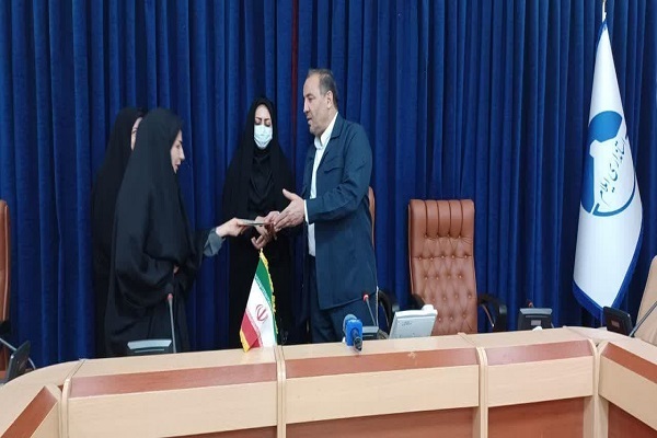 نشست تجلیل از کتابداران و کتابخوانان استانی