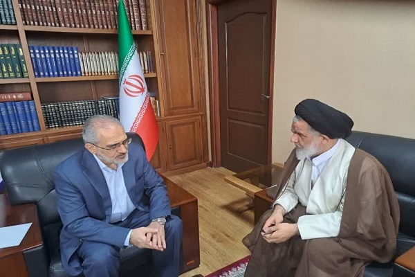 دیدار امام جمعه دهلران با معاون امور مجلس رئیس جمهور