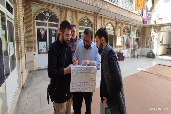 طلاب المصطفی به منظور کمک به مردم غزه طومار امضا کردند +عکس