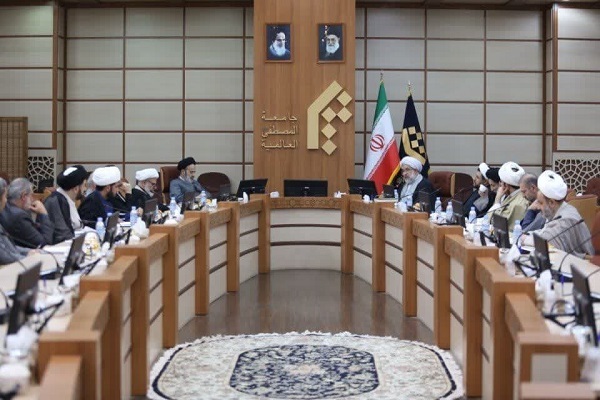 توسعه همکاری‌های علمی دانشگاه ادیان و مذاهب با جامعه المصطفی