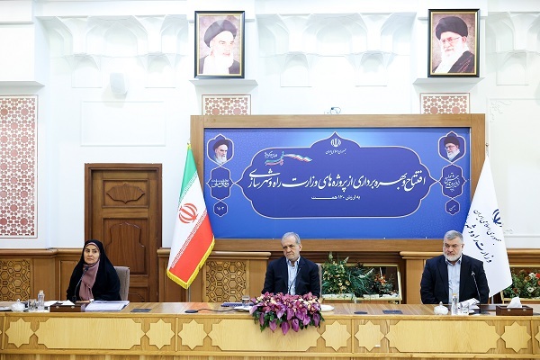 افتتاح پروژه‌های وزارت راه نشان از جدیت در پیگیری کارها دارد