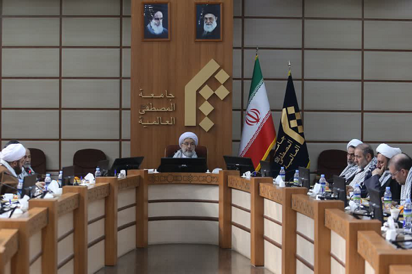 دشمن به دنبال کنترل افکار عمومی جامعه است