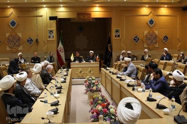 تشریح سلسله مراتب فعلی کلیسای کاتولیک توسط اسقف اعظم واتیکان