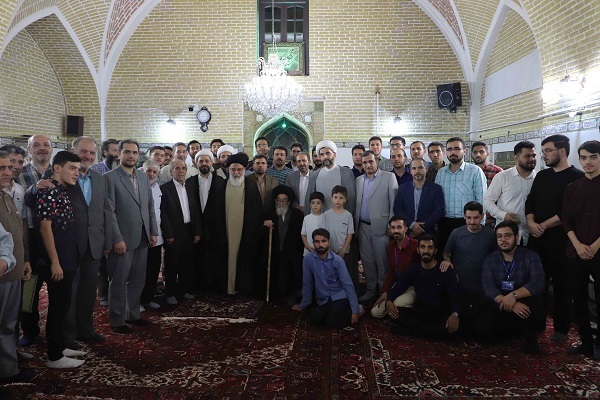 برگزاری محفل انس با قرآن در امامزاده سیدحمزه(ع) تبریز + عکس