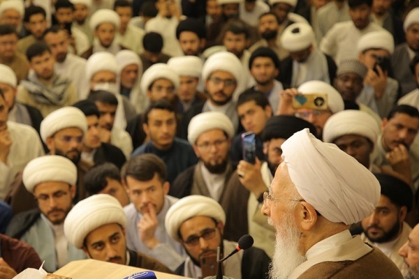 علم کافی نیست؛ جامعه علاوه بر عالم شدن باید عاقل شود