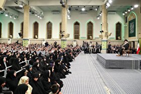 دیدار هزاران نفر از معلمان سراسر کشور با رهبر انقلاب