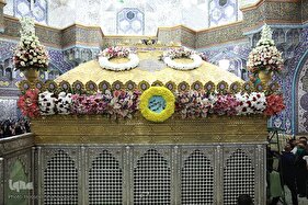 گل آرایی ضریح حضرت معصومه(س)