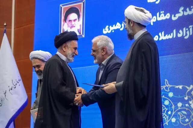 برگزاری مراسم تکریم و معارفه مسئول نهاد نمایندگی مقام معظم رهبری در دانشگاه آزاد اسلامی