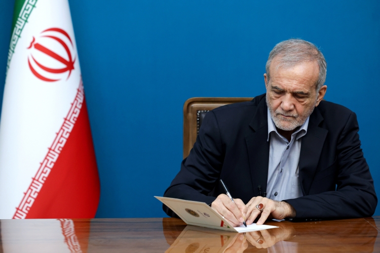 حل مشکل با پذیرش آغاز می‌شود، نه با کتمان