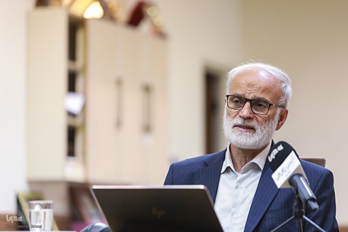 جامعه با انس با قرآن انسانی و توحیدی می‌شود