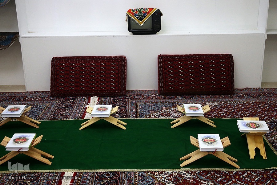 کرسی تلاوت قرآن کریم به مناسبت ولادت پیامبر (ص) برگزار می‌شود