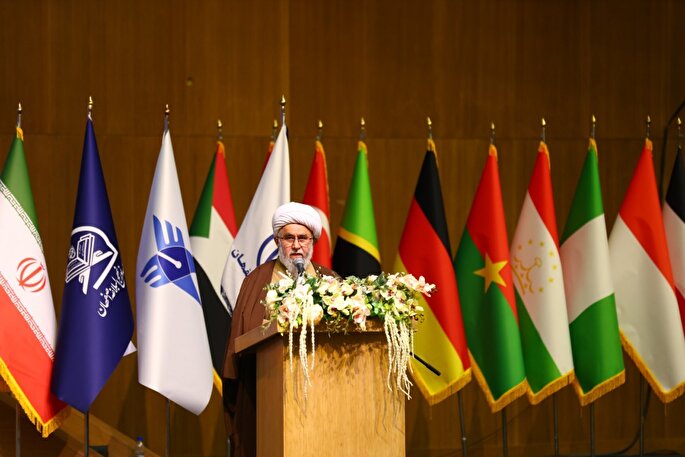 نهج‌البلاغه می‌تواند ایران را به الگوی جهانی تبدیل کند