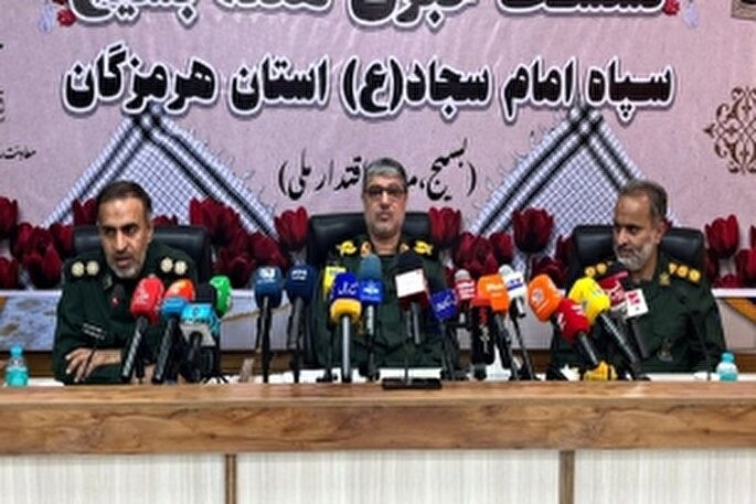 آغاز هفته بسیج با حضور ۱۴ شهید گمنام در هرمزگان