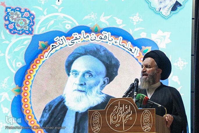 آیت‌الله بهبهانی به زهد و خضوعش در نگاه‌ها بزرگ شد