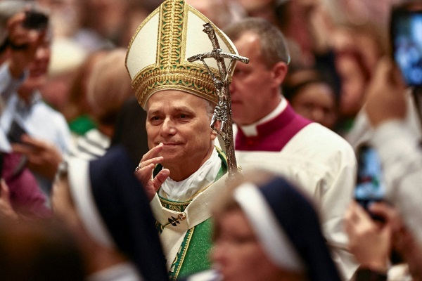 پاپ از مسجد آبی استانبول بازدید می‌کند