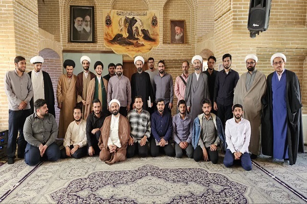 اجرای طرح «مثل خمینی» از سوی خانه طلاب جوان