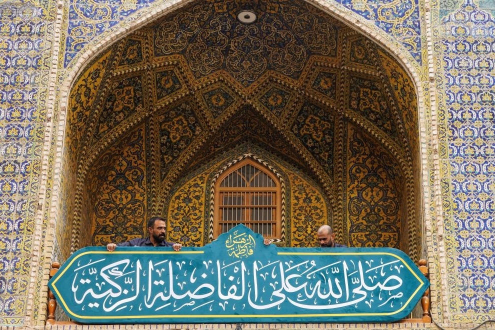 آماده‌سازی حرم مطهر علوی در سالروز ولادت حضرت فاطمه(س) و هفته عفاف + عکس