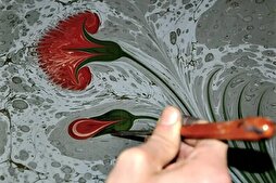 Suyun üzerinde doğan sanat: Ebru sanatı